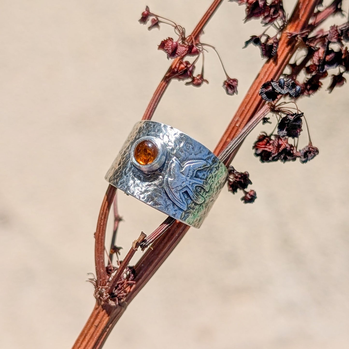 Anillo de plata con pájaro golondrina