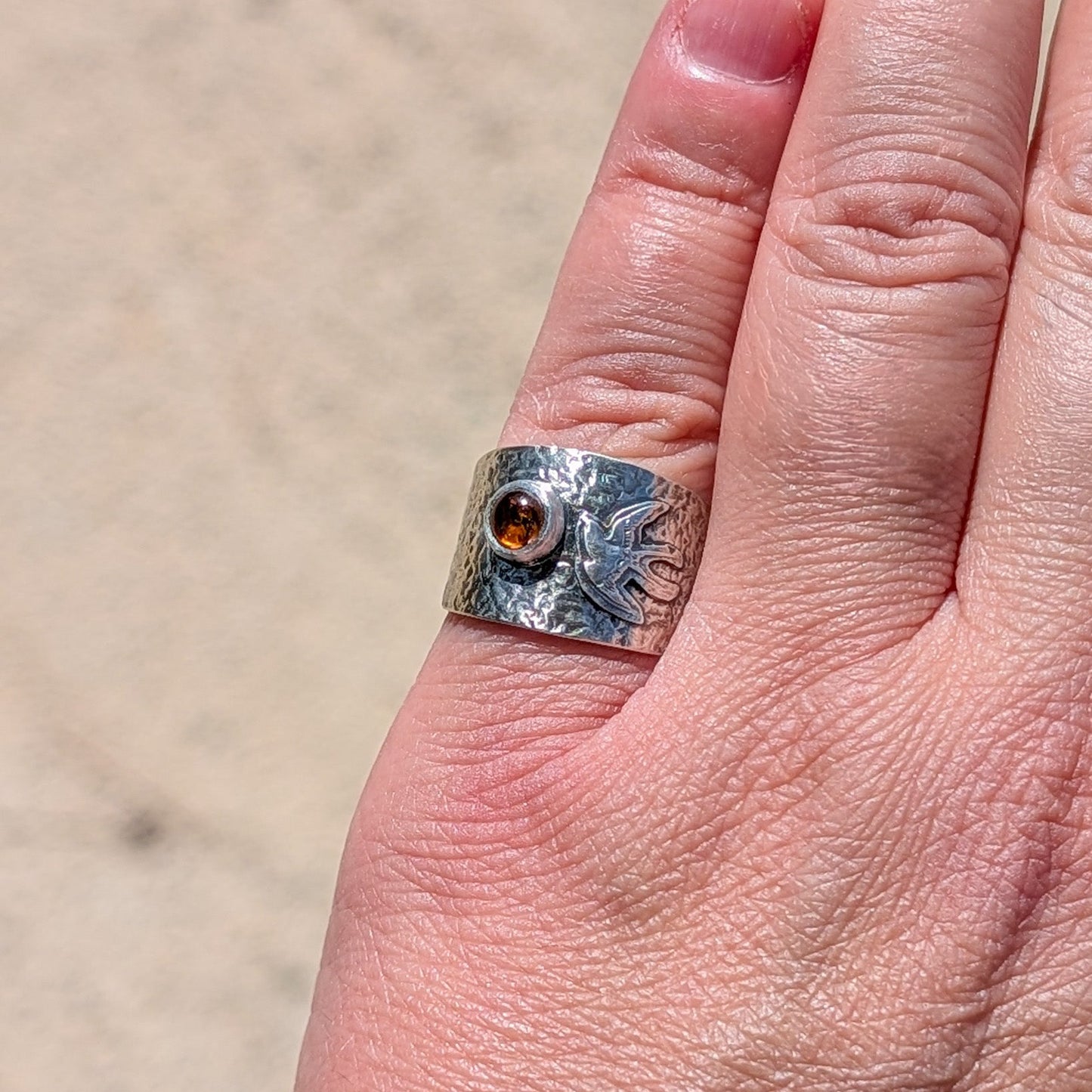 Anillo de plata con pájaro golondrina