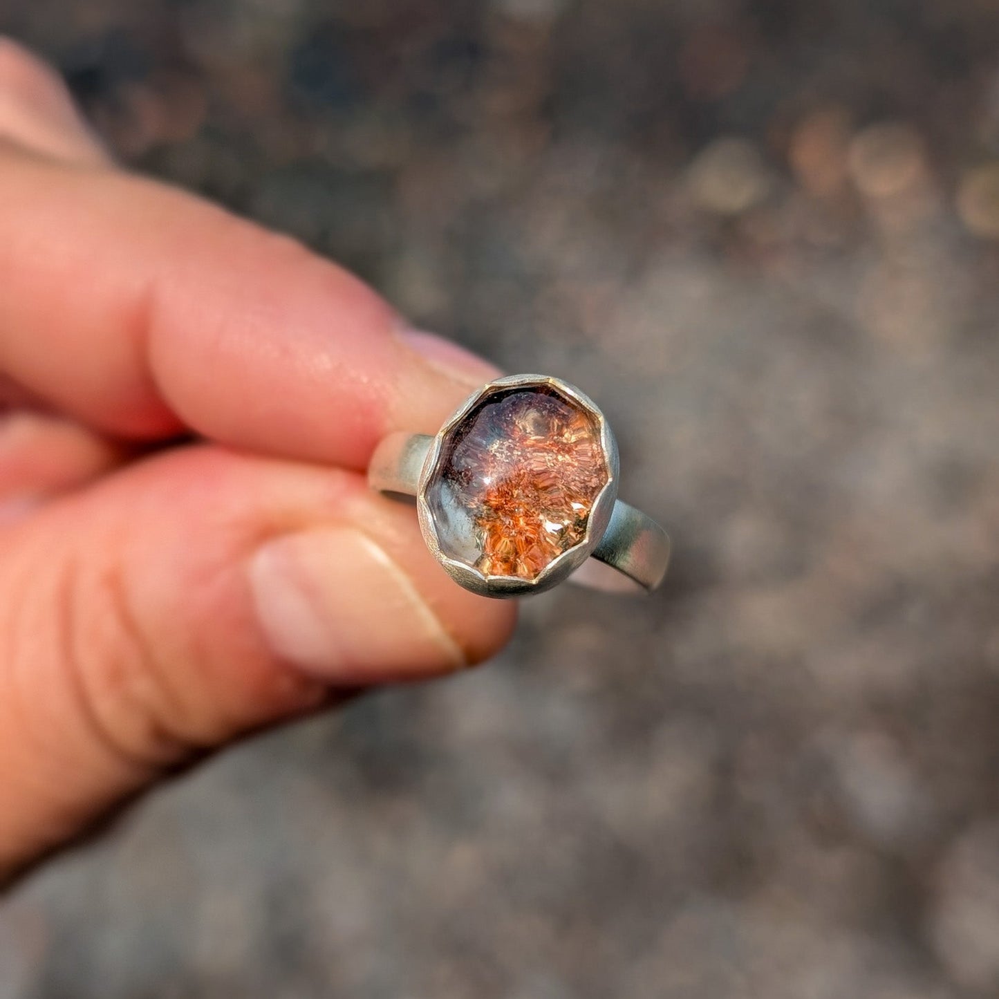 Anillo de plata con Lodolita (Cuarzo Jardín)