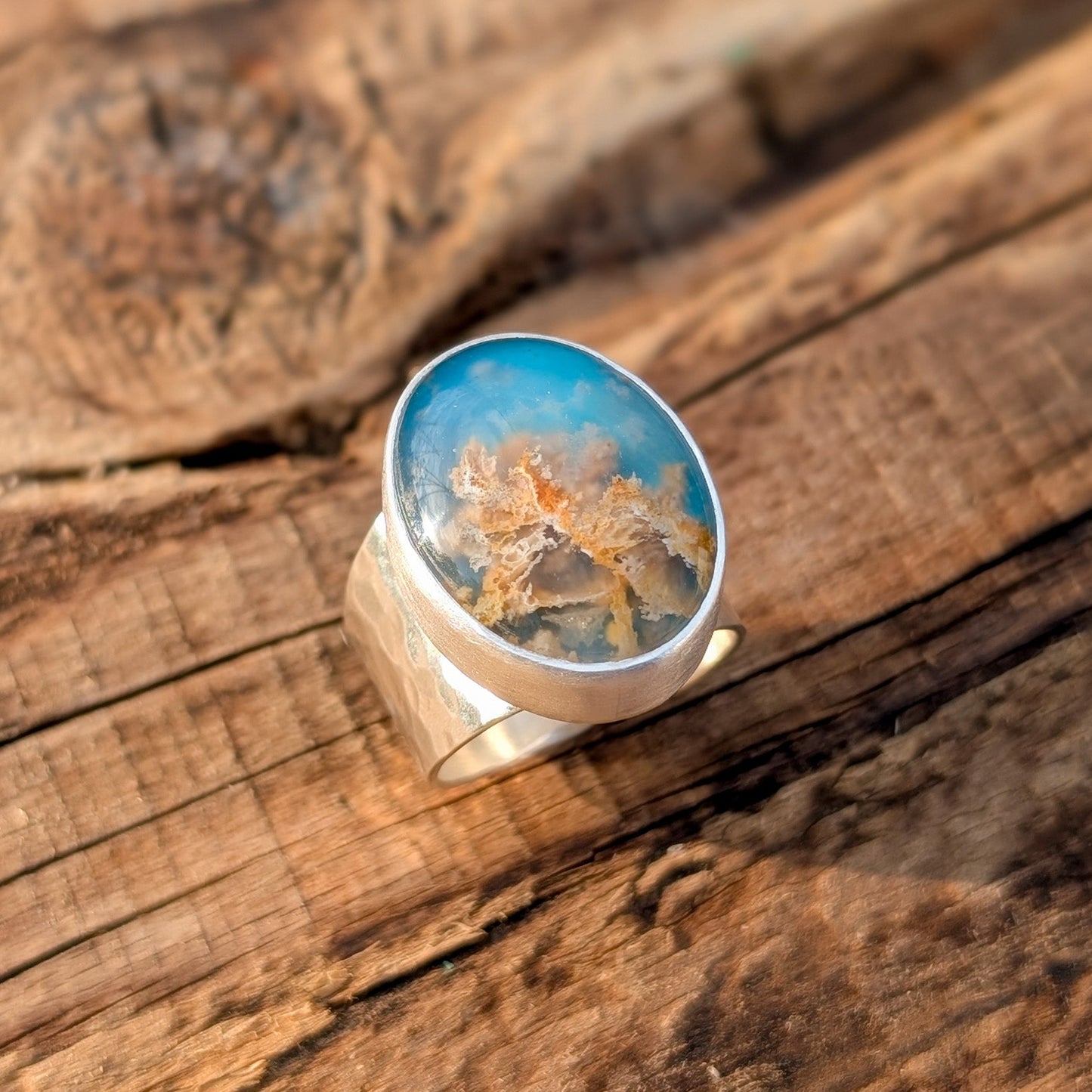 Anillo de plata con ágata pluma