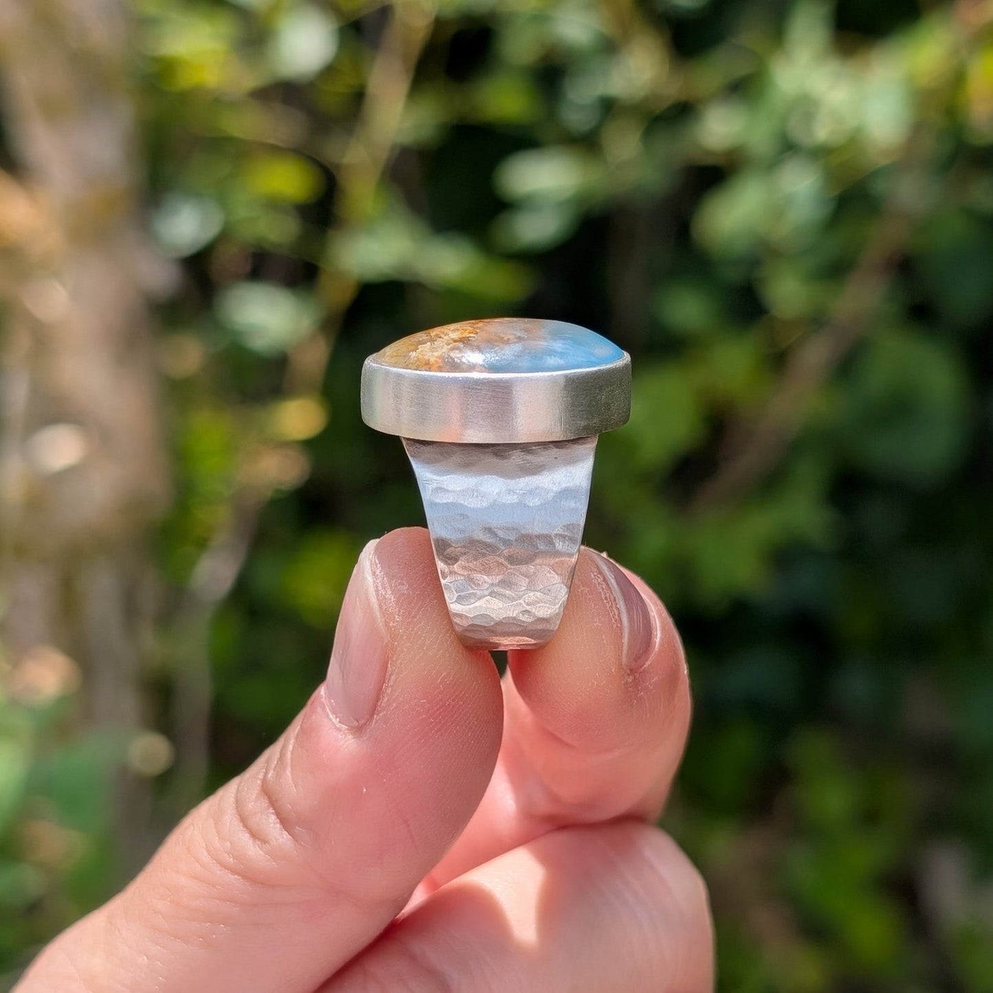 Anillo de plata con ágata pluma
