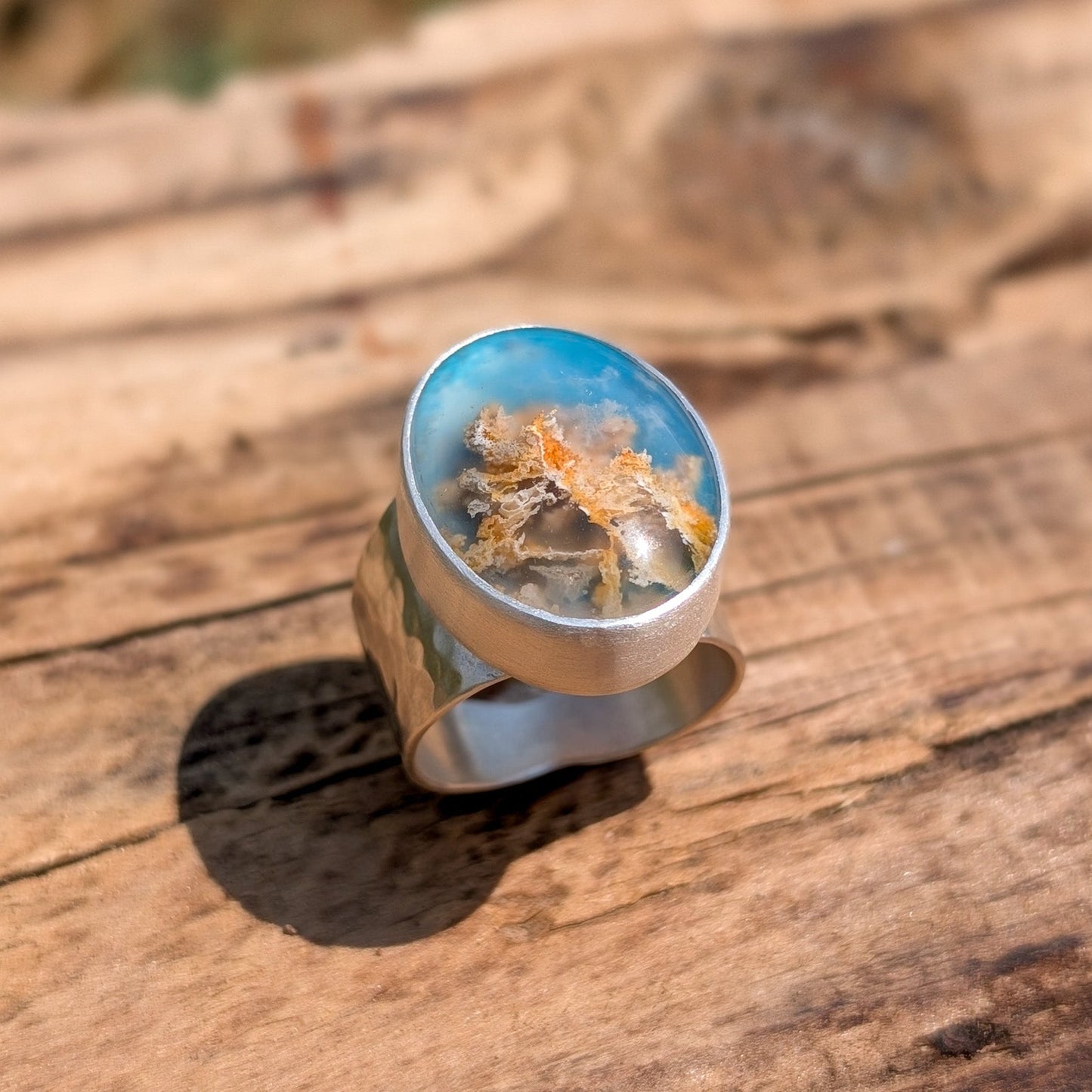 Anillo de plata con ágata pluma