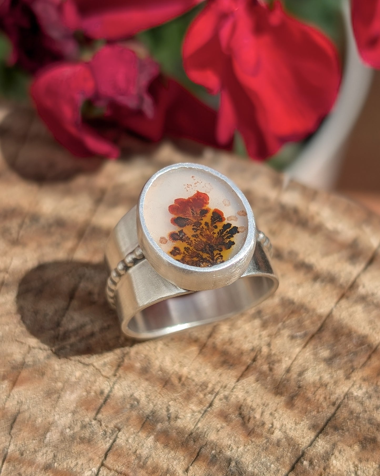 NATURE - Anillo con agata dendritica en tonos rojos