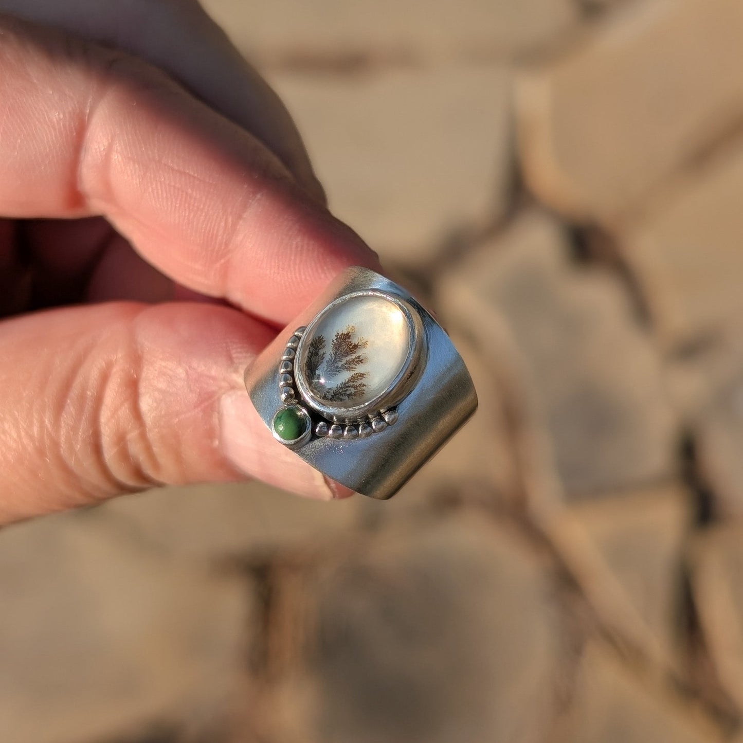 Anillo con ágata dendrítica