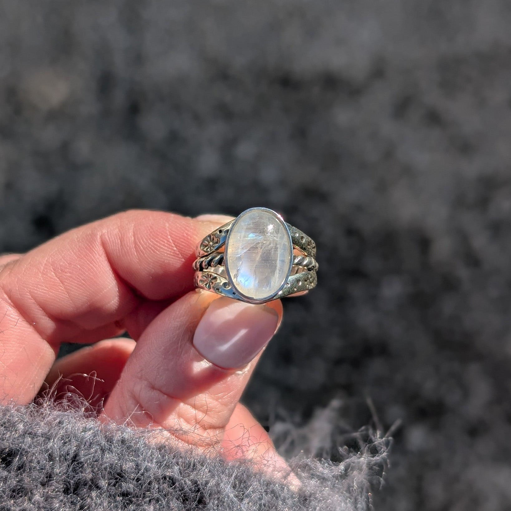 Anillo de plata con Piedra Luna