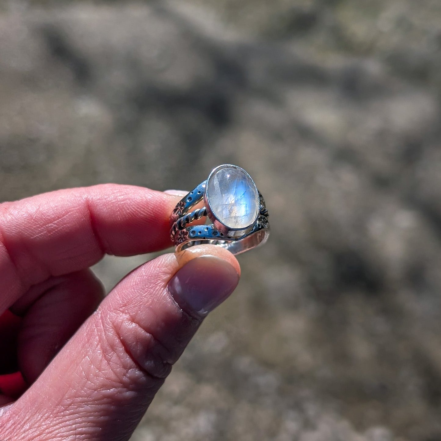 Anillo de plata con Piedra Luna