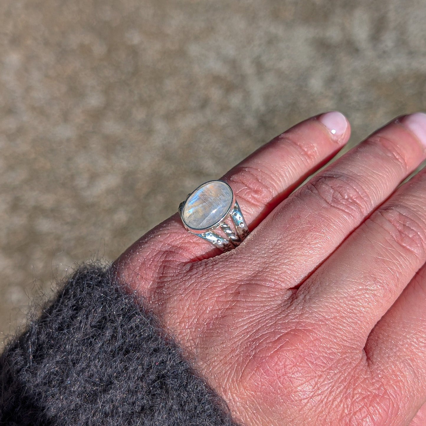 Anillo de plata con Piedra Luna
