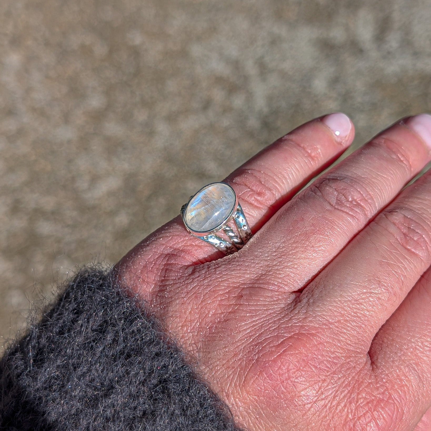 Anillo de plata con Piedra Luna