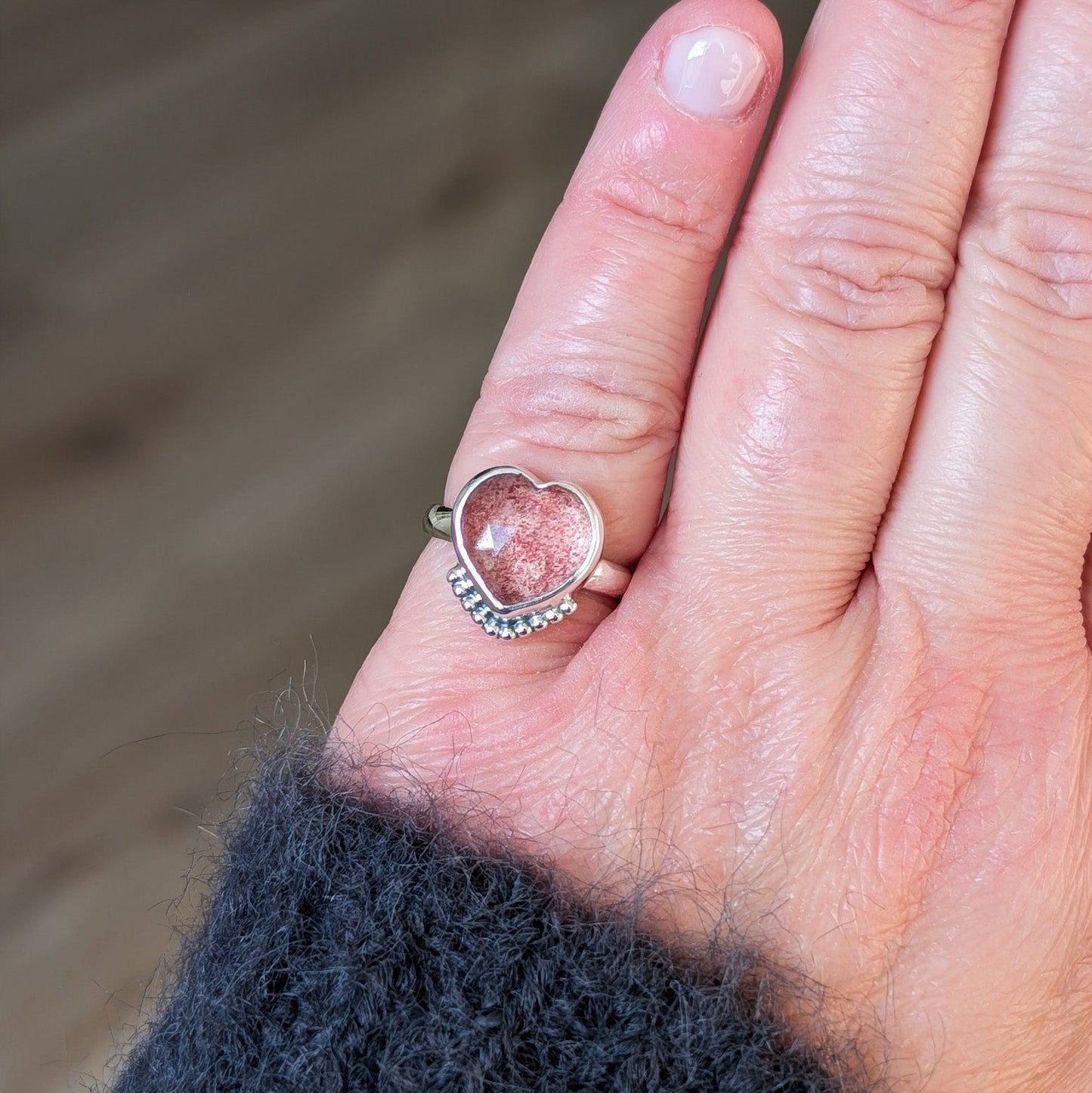 Anillo Cuarzo Fresa Corazón