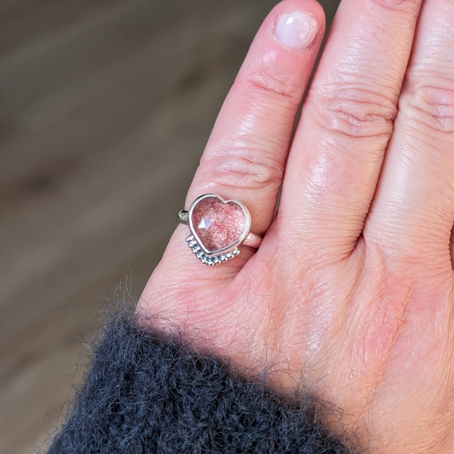 Anillo Cuarzo Fresa Corazón