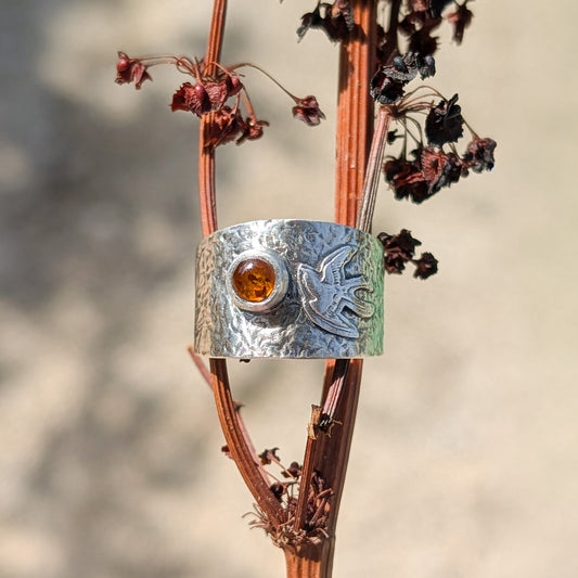 Anillo de plata con pájaro golondrina