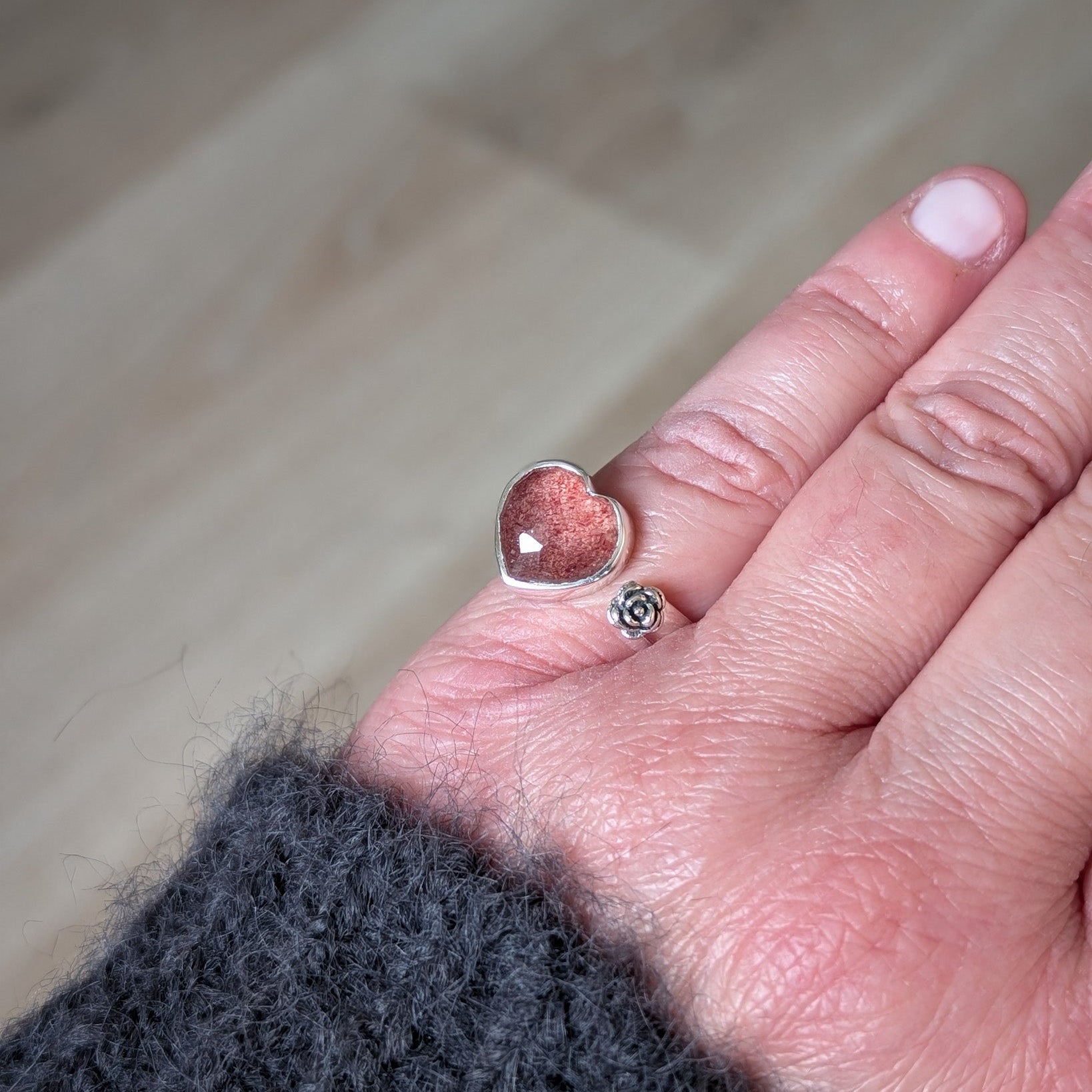 Anillo Cuarzo Fresa Corazón