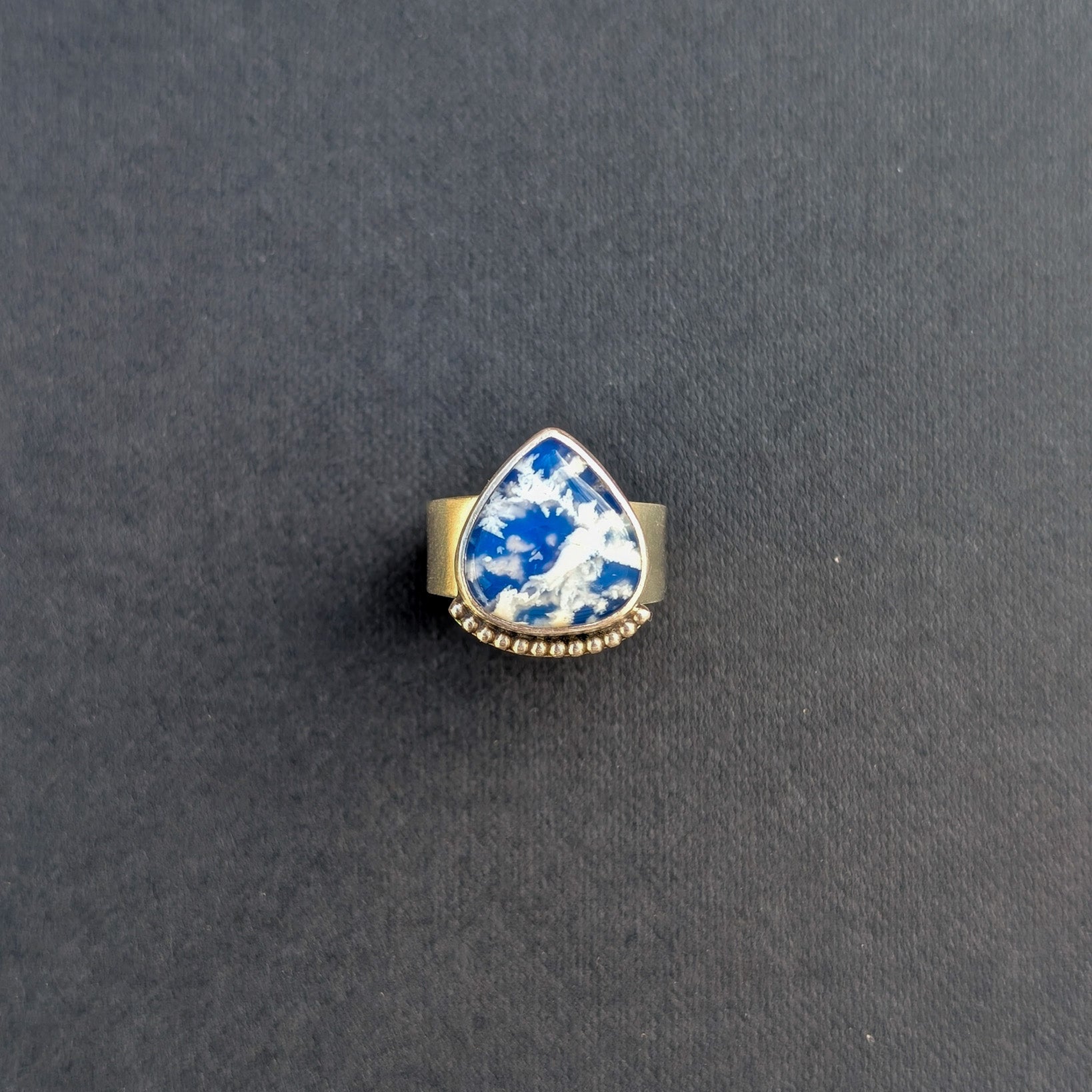 Anillo de plata con ágata pluma