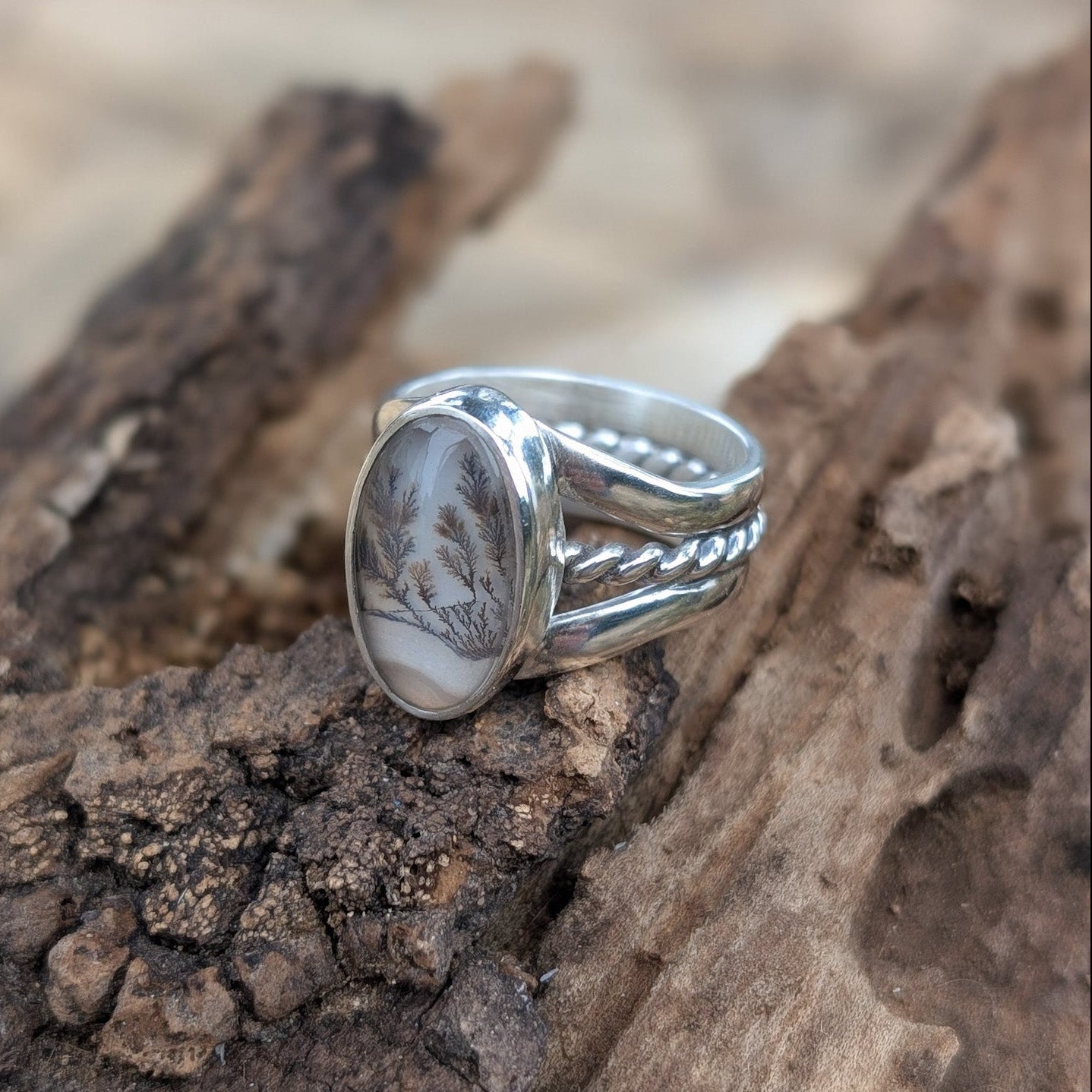 Anillo de plata con doblete de ágata dendrítica