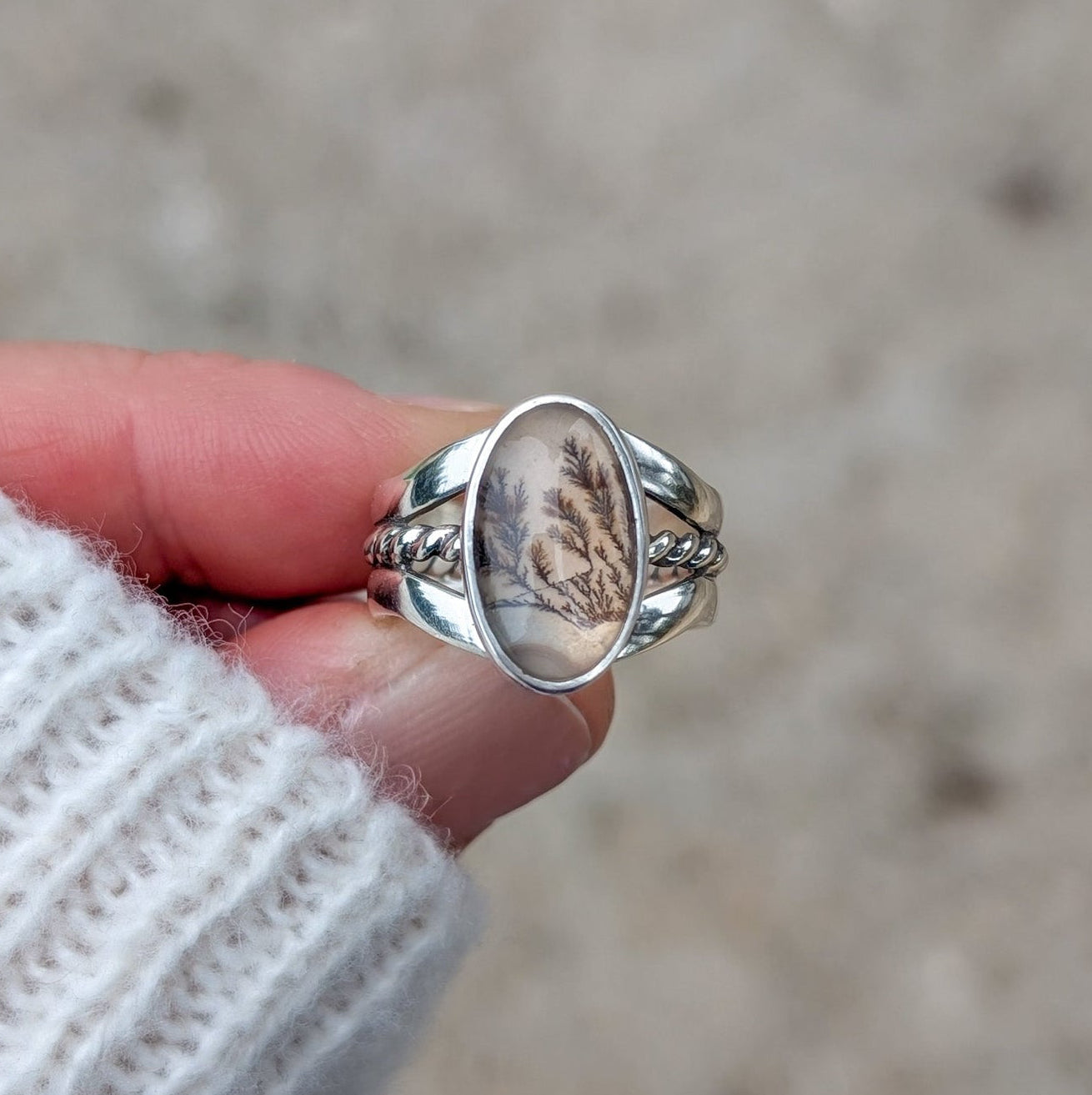 Anillo de plata con doblete de ágata dendrítica