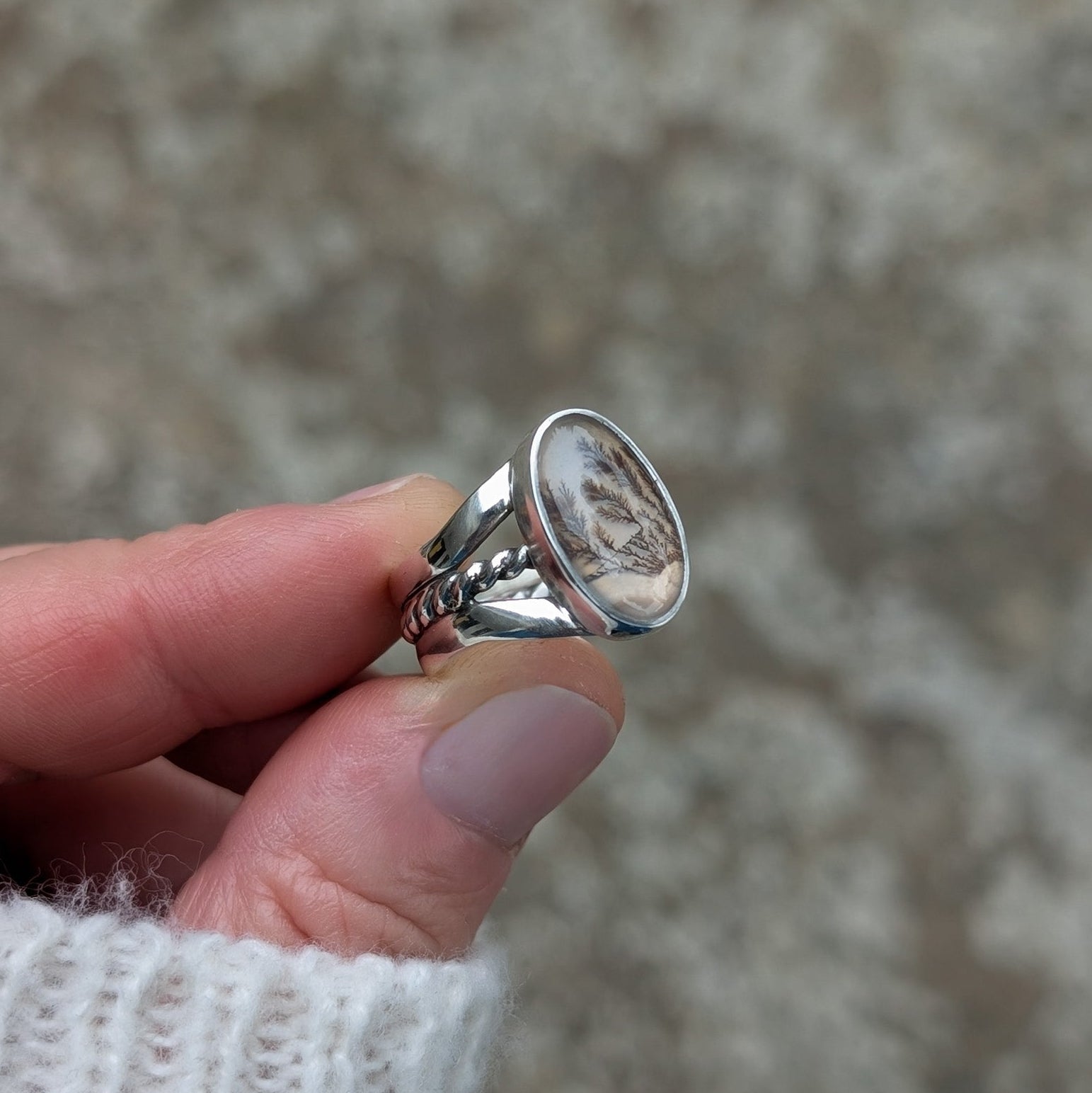 Anillo de plata con doblete de ágata dendrítica