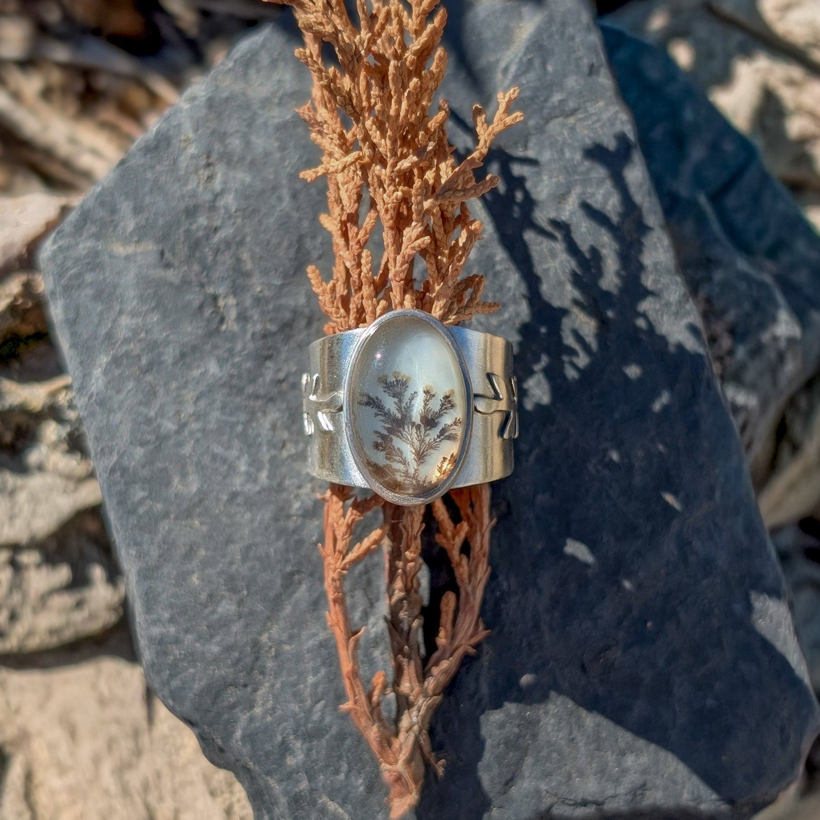 Anillo de plata con ágata dendrítica