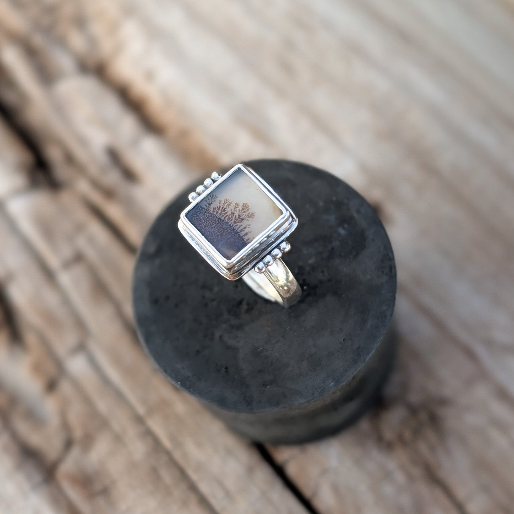 Anillo de plata con agata dendritica