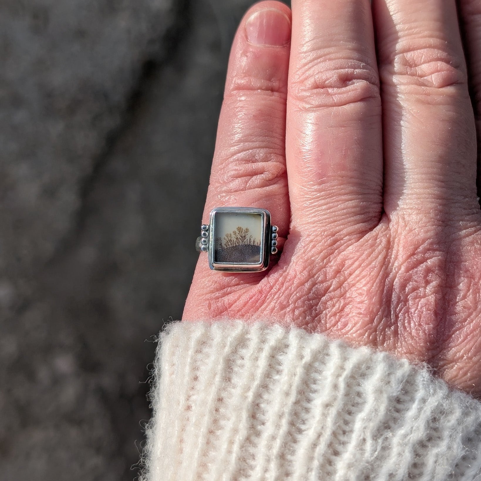 Anillo de plata con agata dendritica