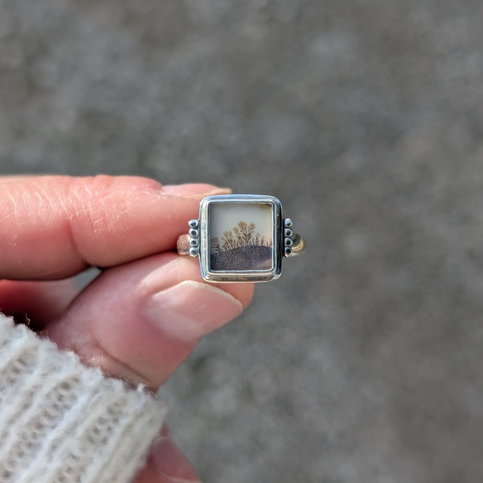 Anillo de plata con agata dendritica