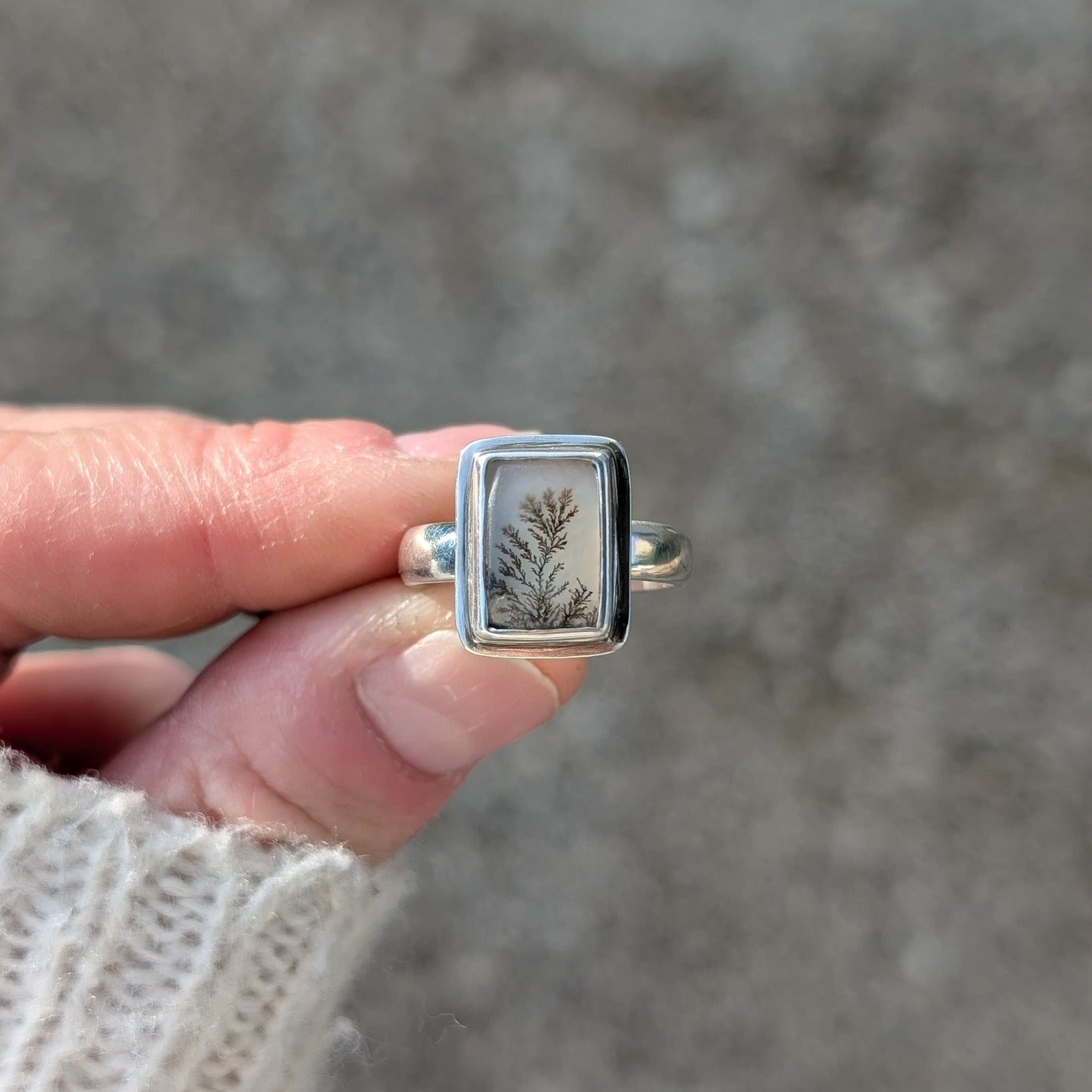 Anillo de plata con agata dendritica