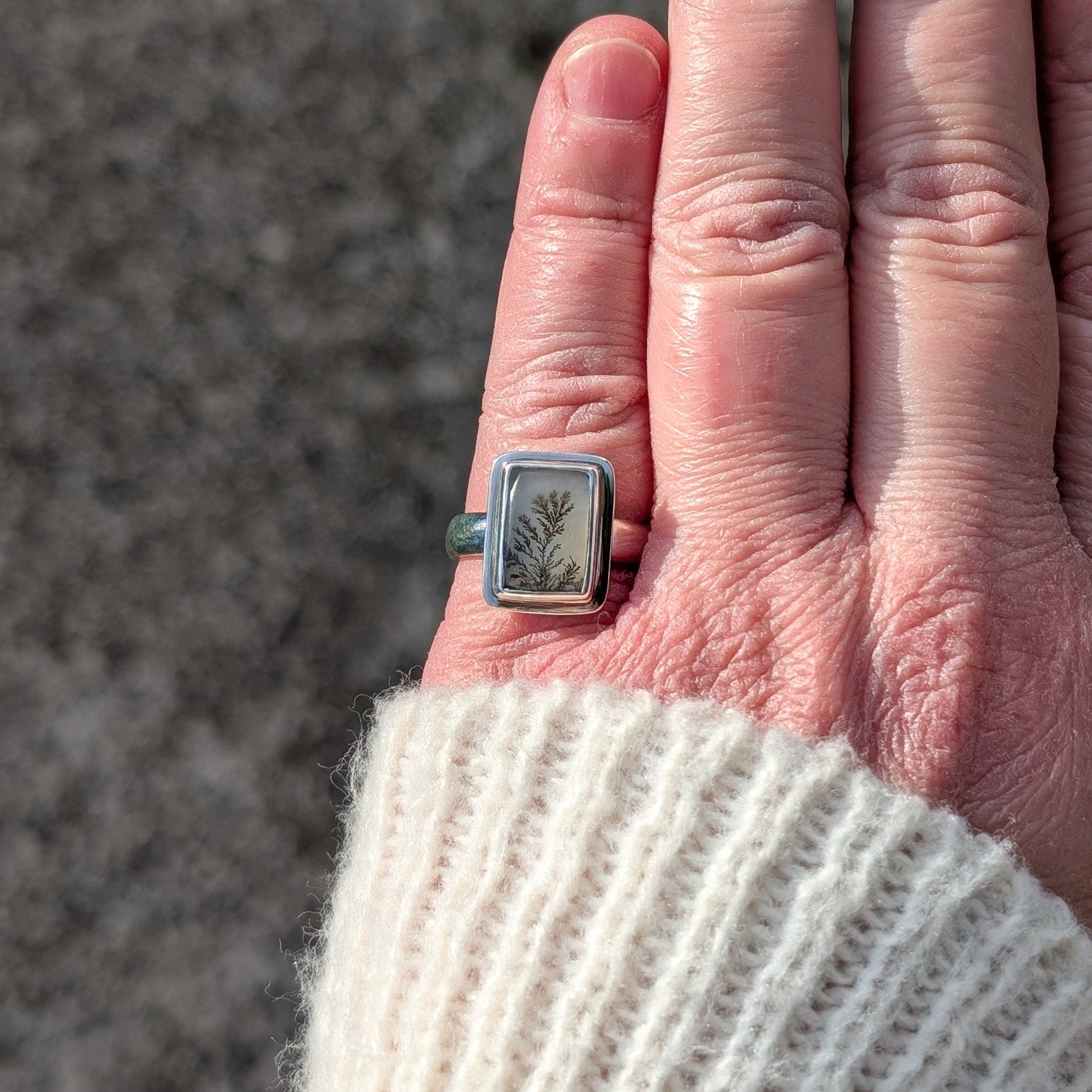 Anillo de plata con agata dendritica