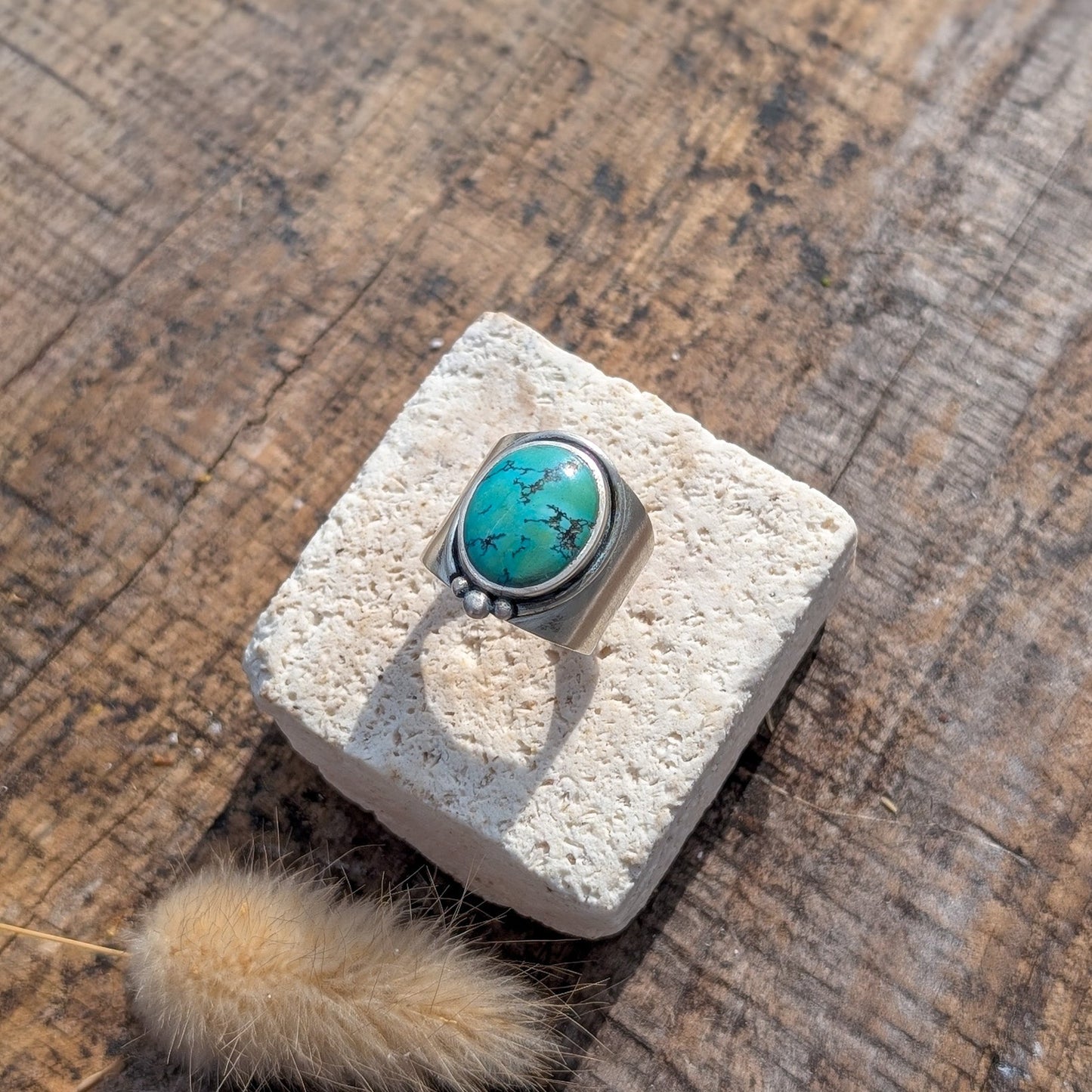 Anillo ancho con turquesa