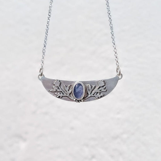 Colgante de plata con Tanzanita y flores