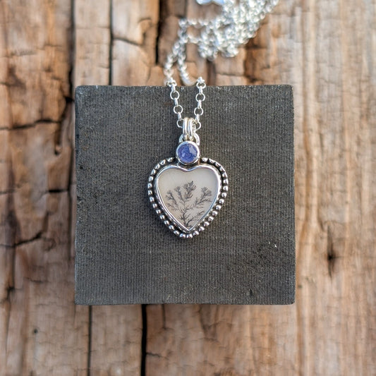 Colgante de plata con ágata dendritica corazón y tanzanita