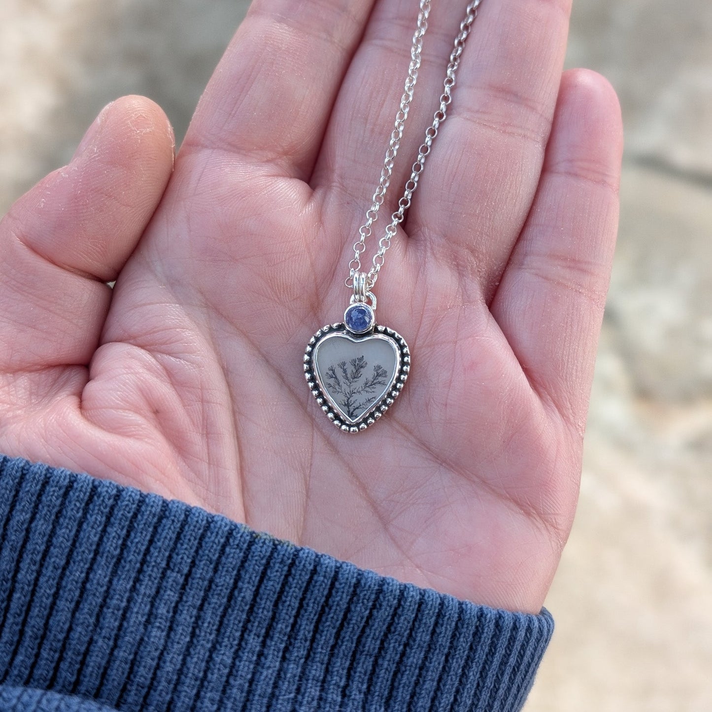 Colgante de plata con ágata dendritica corazón y tanzanita