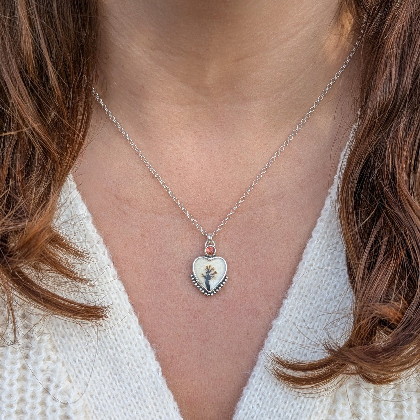 Colgante de plata con ágata dendritica corazón