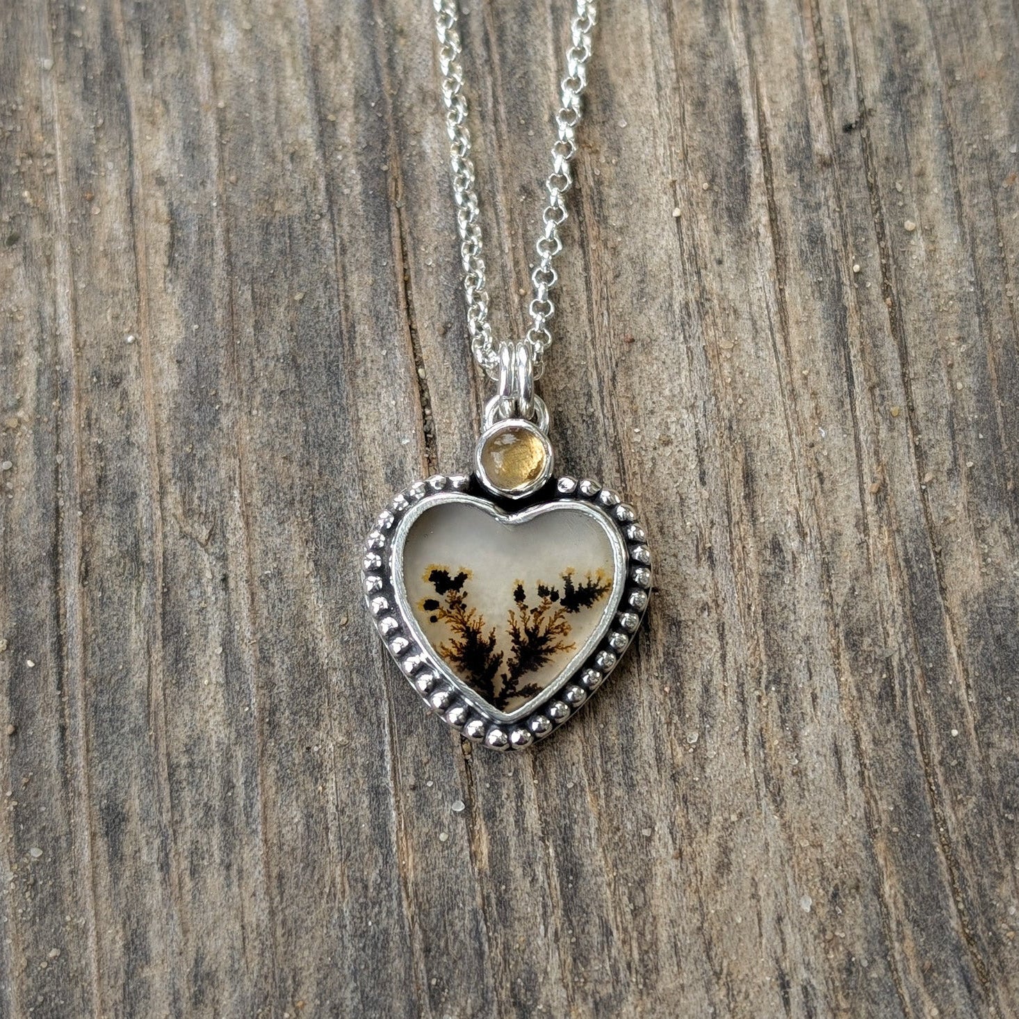 Colgante de plata con ágata dendrítica corazón