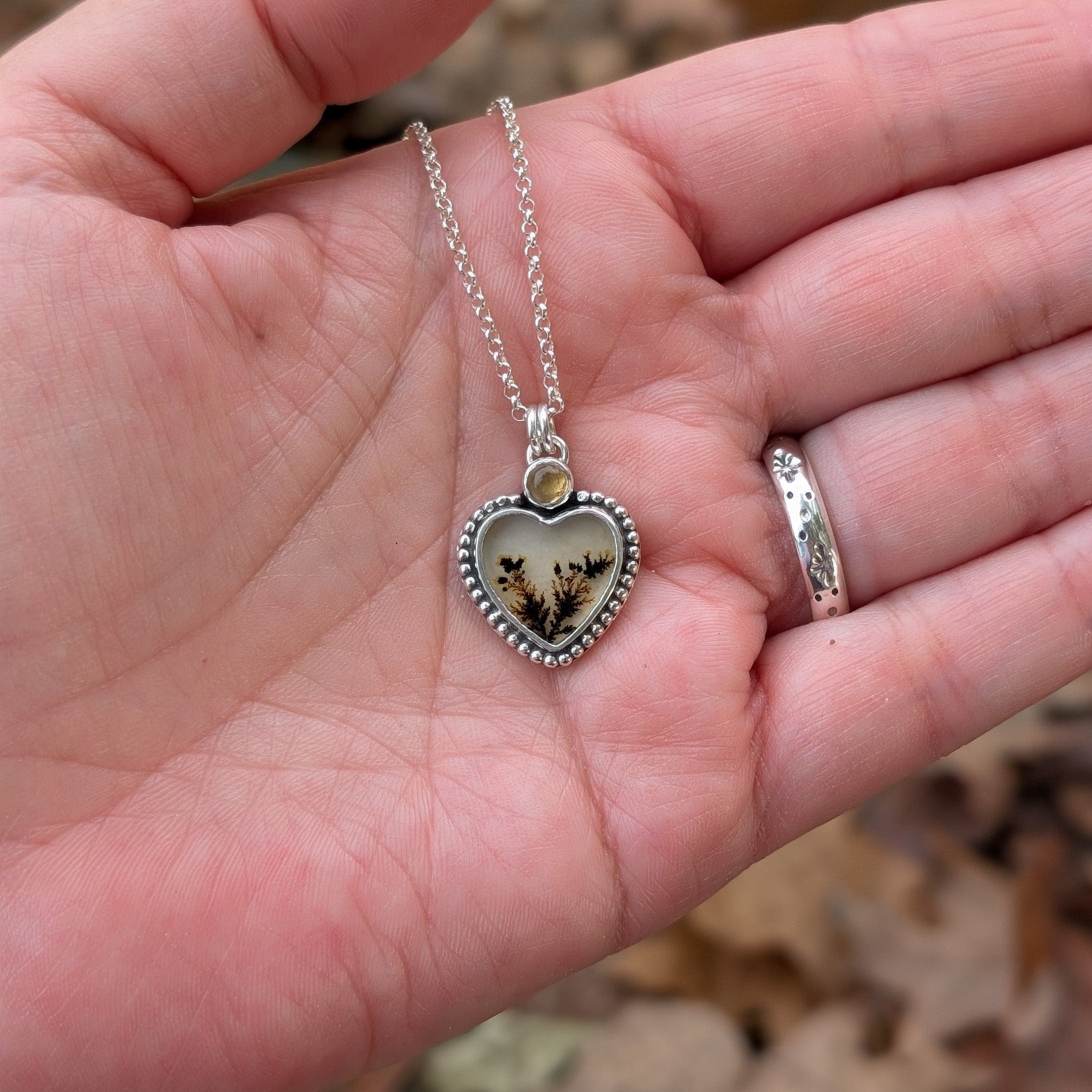 Colgante de plata con ágata dendrítica corazón