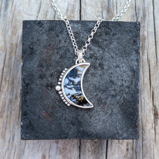 Colgante luna con ágata dendrítica