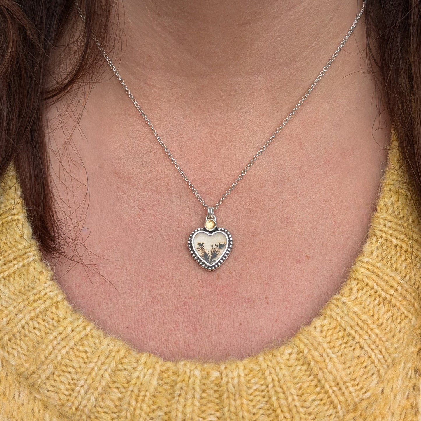 Colgante de plata con ágata dendrítica corazón