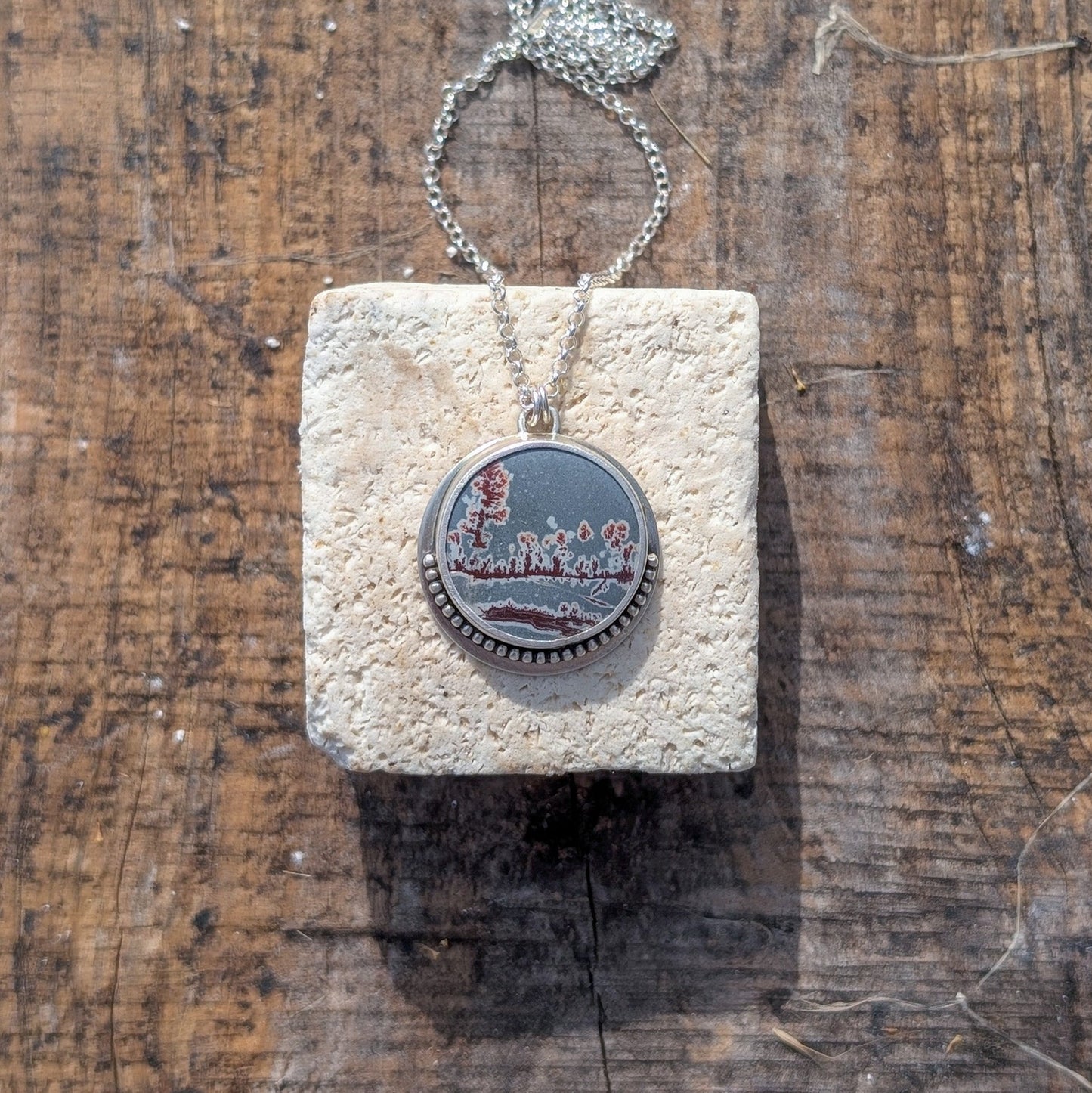 Colgante de plata y Riolita