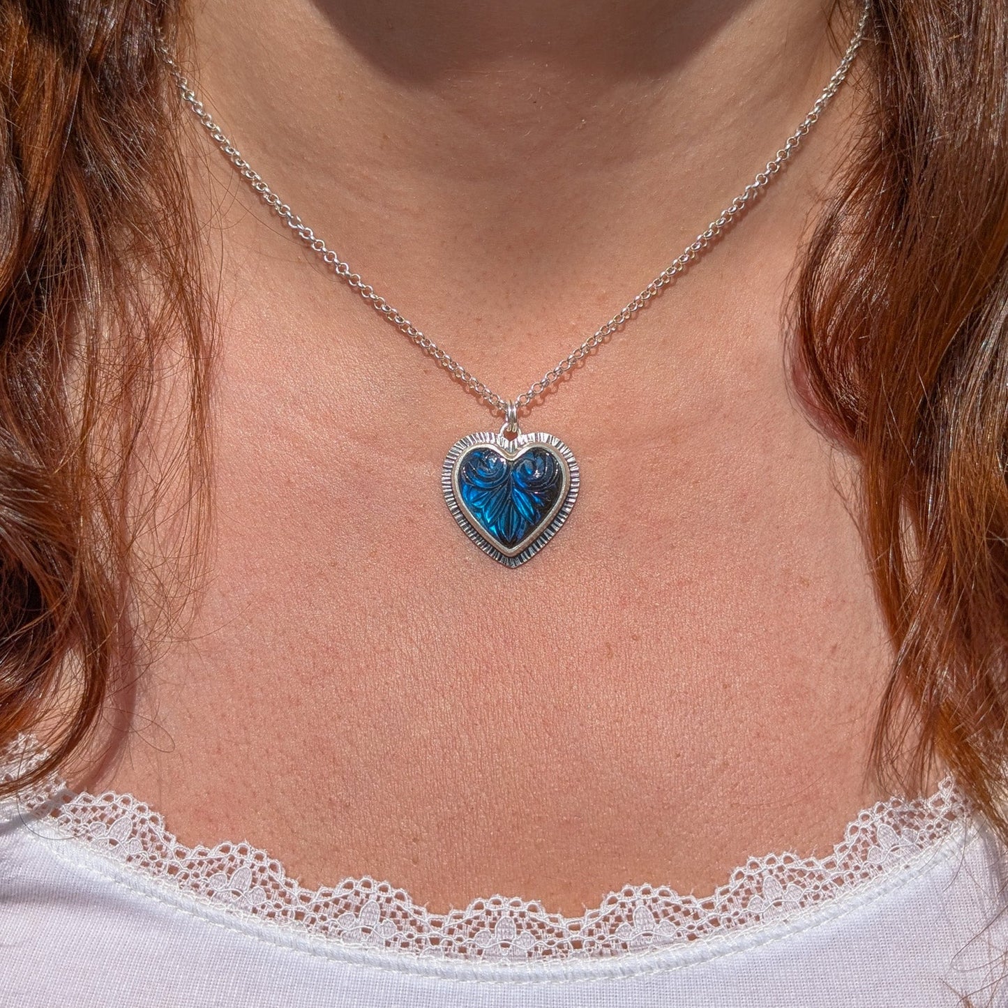 Colgante de plata con corazón labradorita