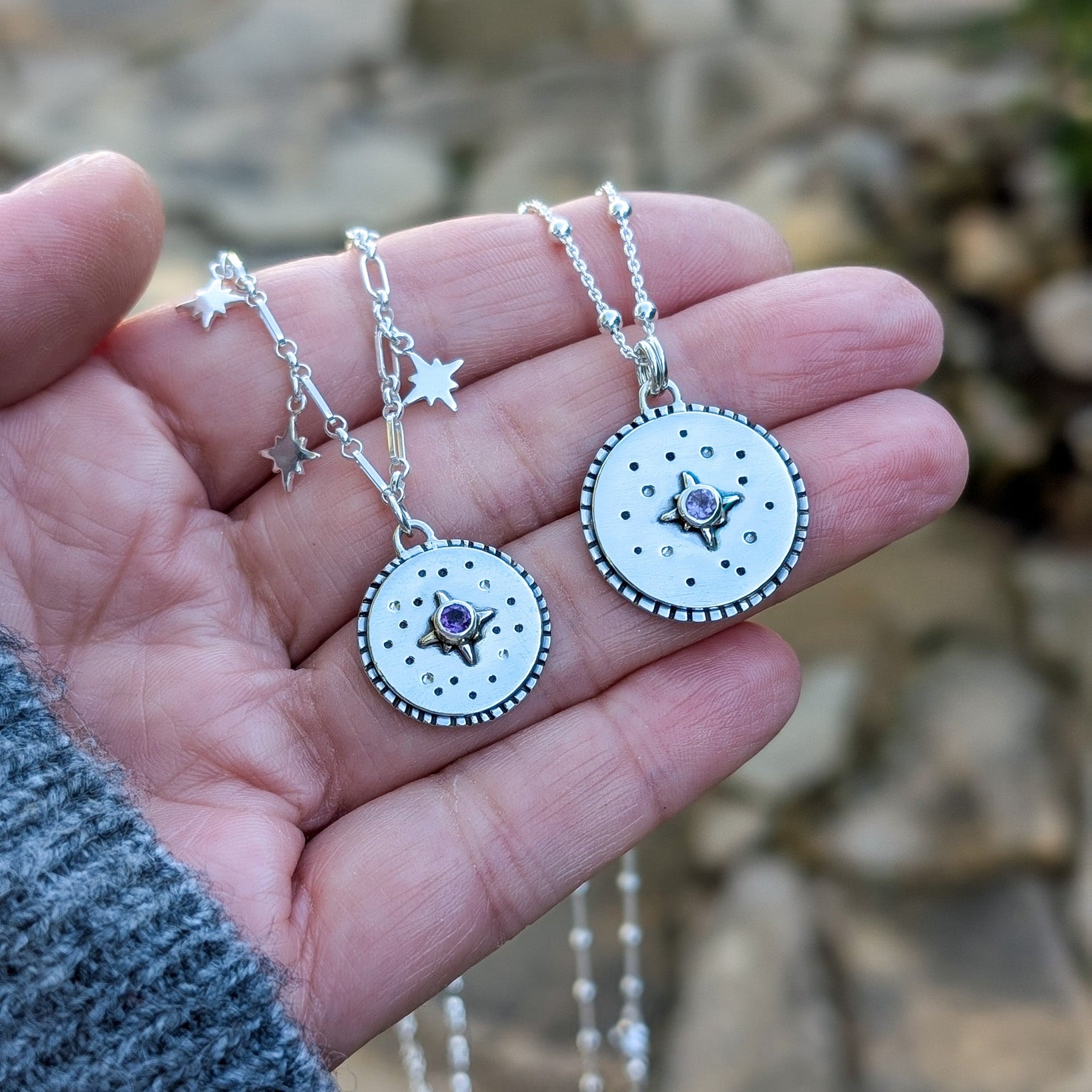 Colgante de plata con estrellas y amatista