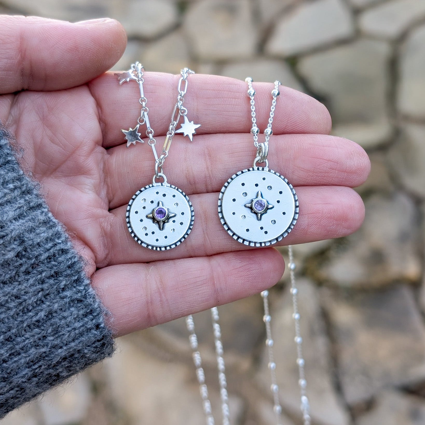 Colgante de plata con estrellas y amatista