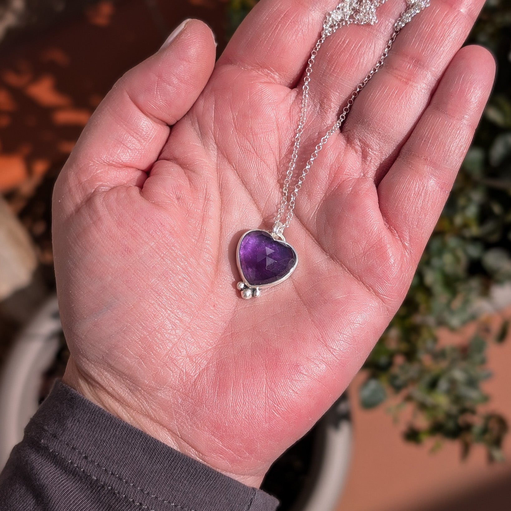 Colgante de plata con amatista corazón
