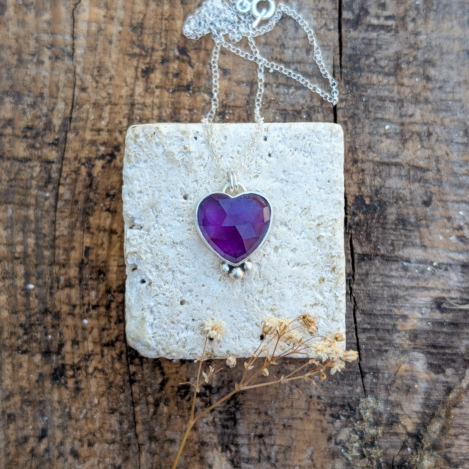 Colgante de plata con amatista corazón