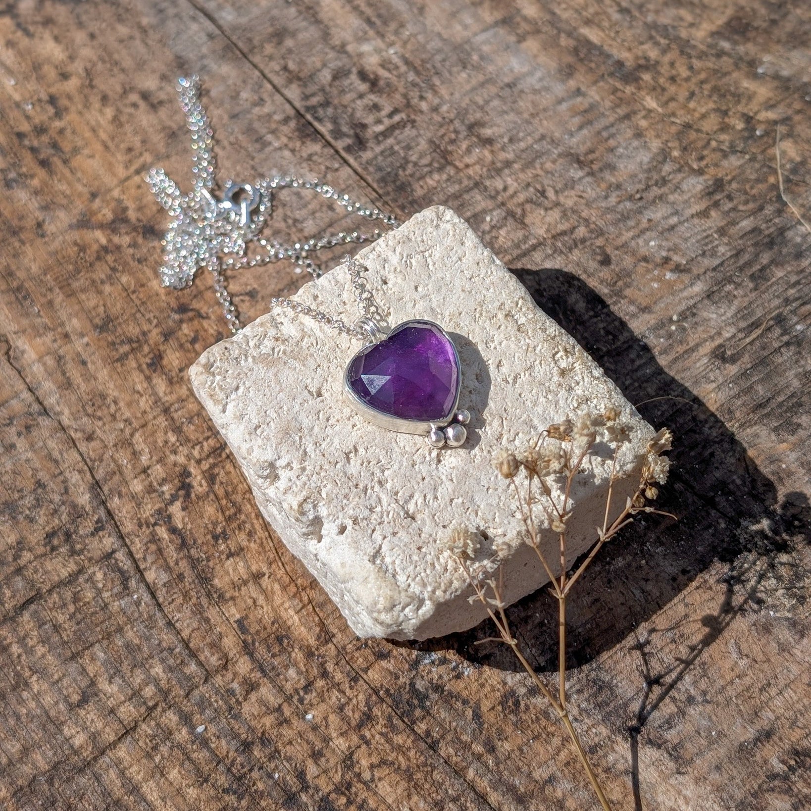 Colgante de plata con amatista corazón