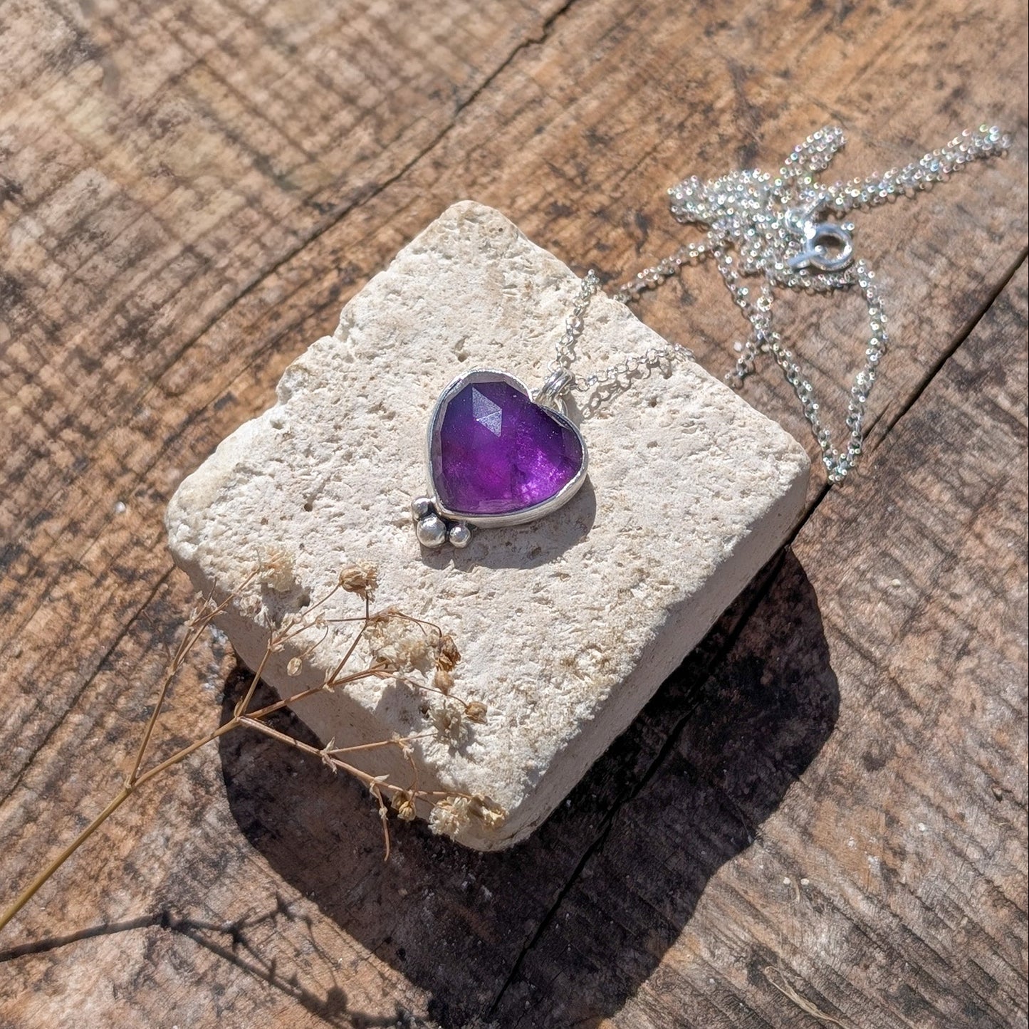 Colgante de plata con amatista corazón