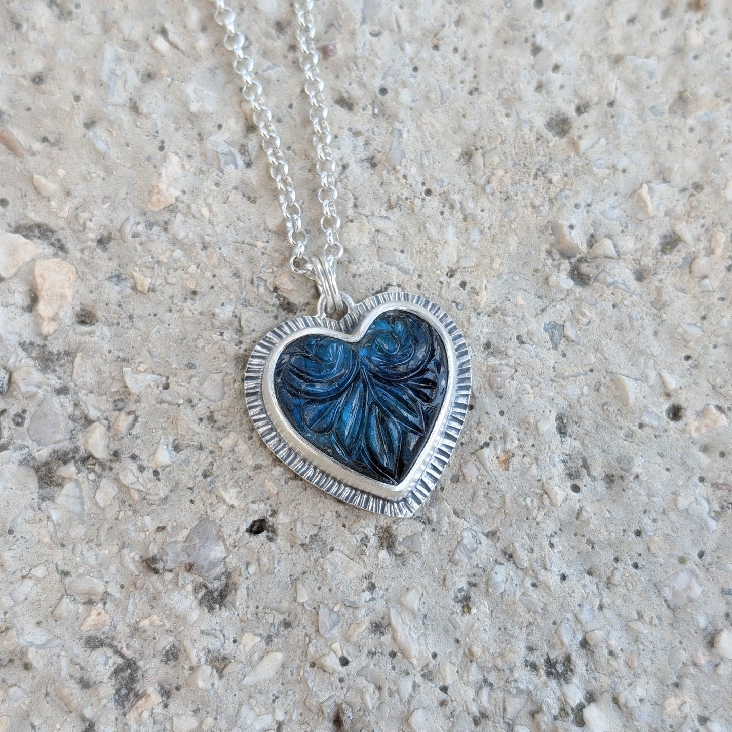 TERRA - Colgante de plata y labradorita corazón